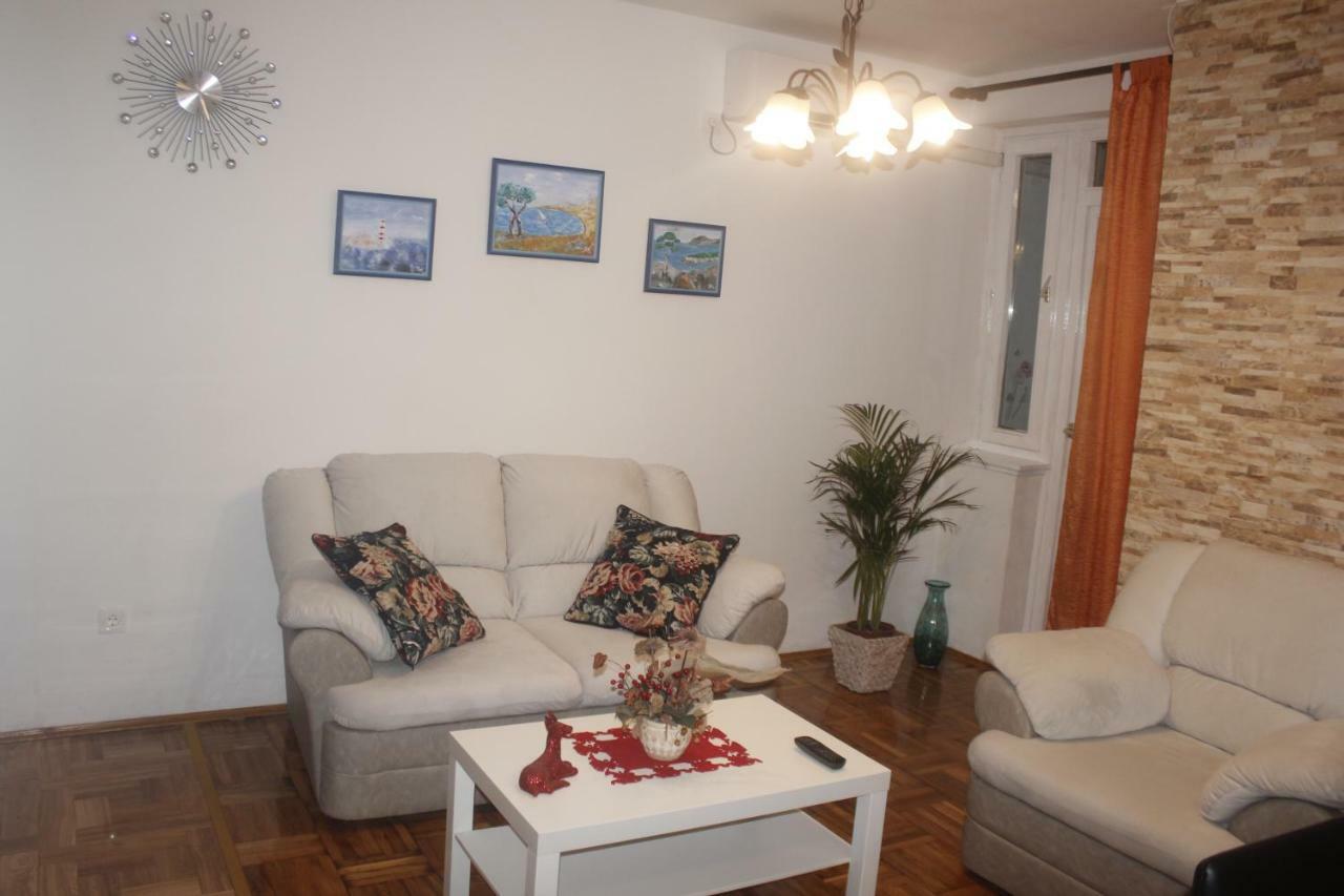 Apartman Jadranka Njivice Exterior photo